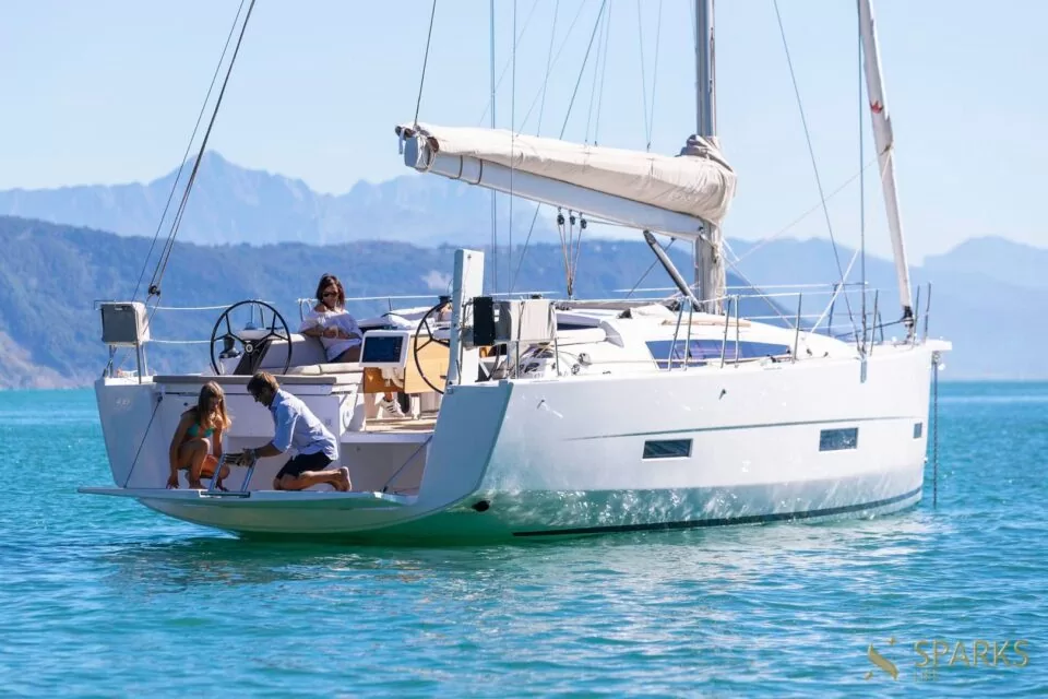 Sailing yacht Dufour 430 GL - 3 - Sparks Life Worldwide