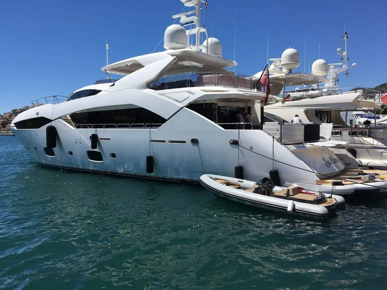 Business yachting