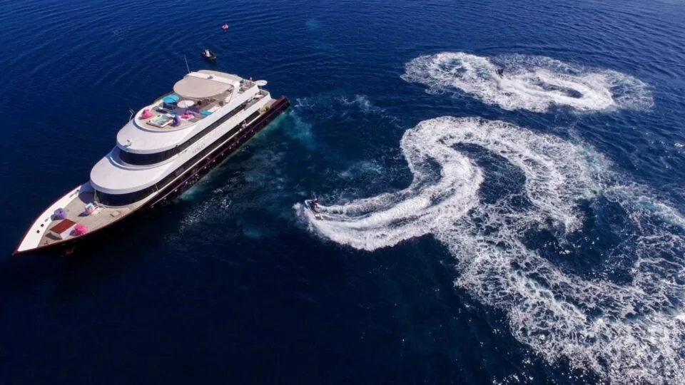 Моторна яхта люкс Azalea (2015) - 4 - Sparks Life Worldwide