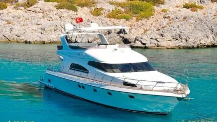 Motor yacht Mona 03-112