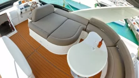 Motor yacht Azimut 70
