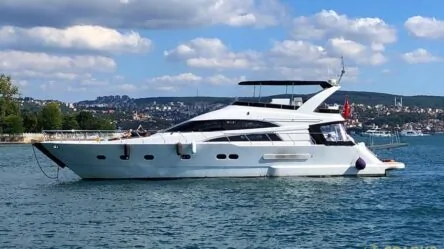 Моторная яхта Istanbul 3