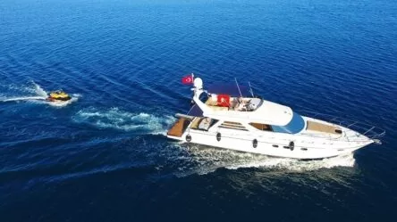 Моторна яхта VOYAGER - 16 - Sparks Life Worldwide