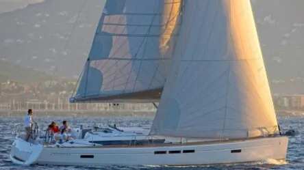 Sailing yacht Sun Odyssey 519