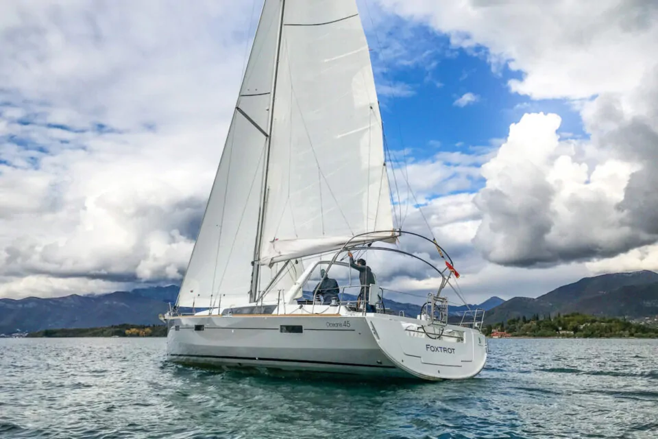 Sailing yacht Foxtrot