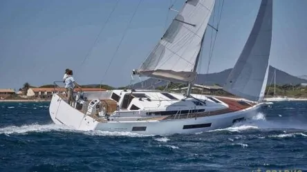 Sailing yacht LORNIA