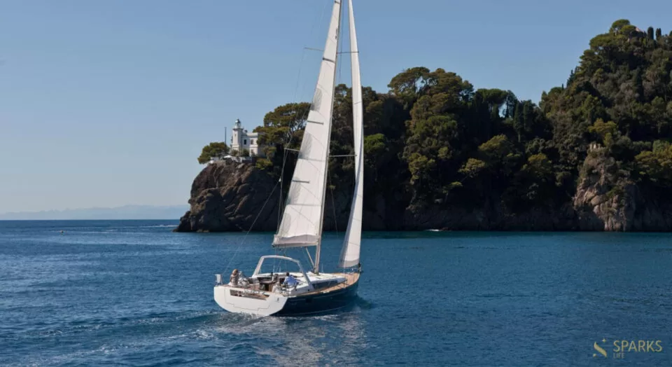 Sailing yacht Oceanis 48