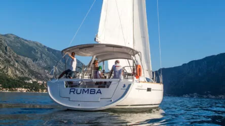 Парусная яхта Rumba