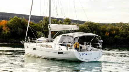 Sailing yacht Veda